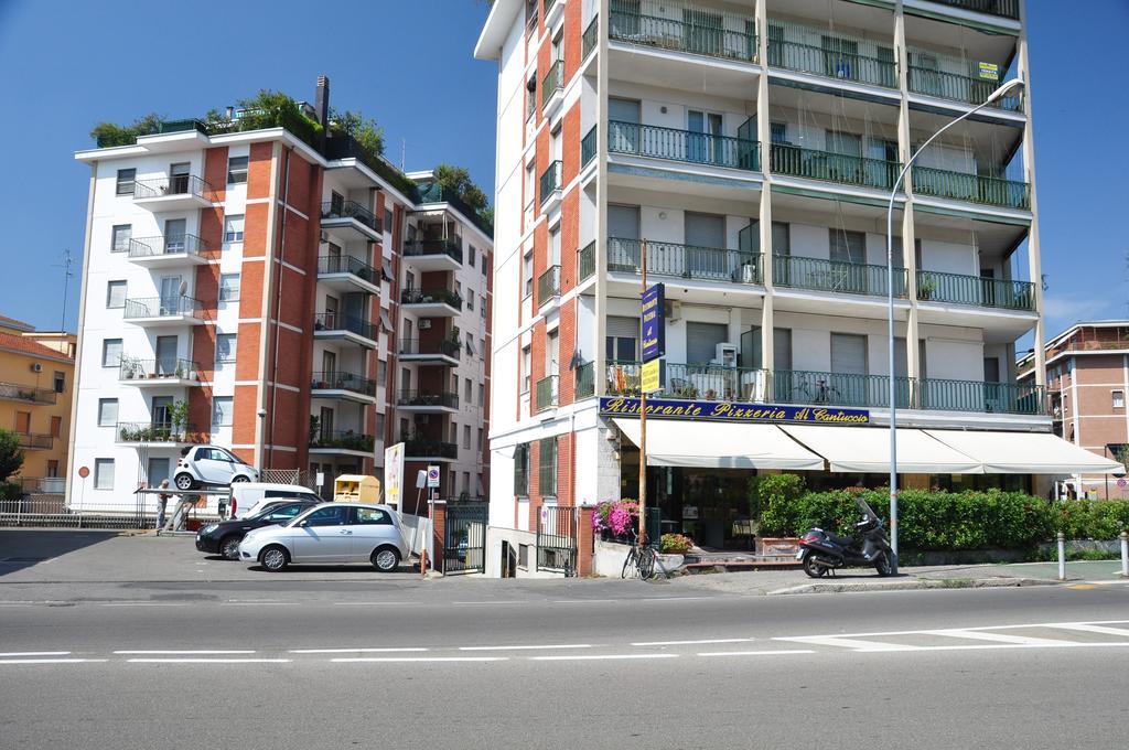 Apartment Montebello Parma Rum bild