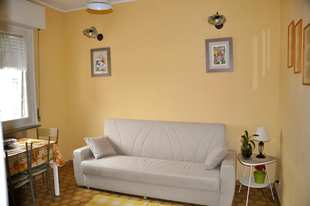 Apartment Montebello Parma Exteriör bild